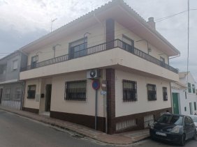 Casa en Venta en  Atarfe, Granada